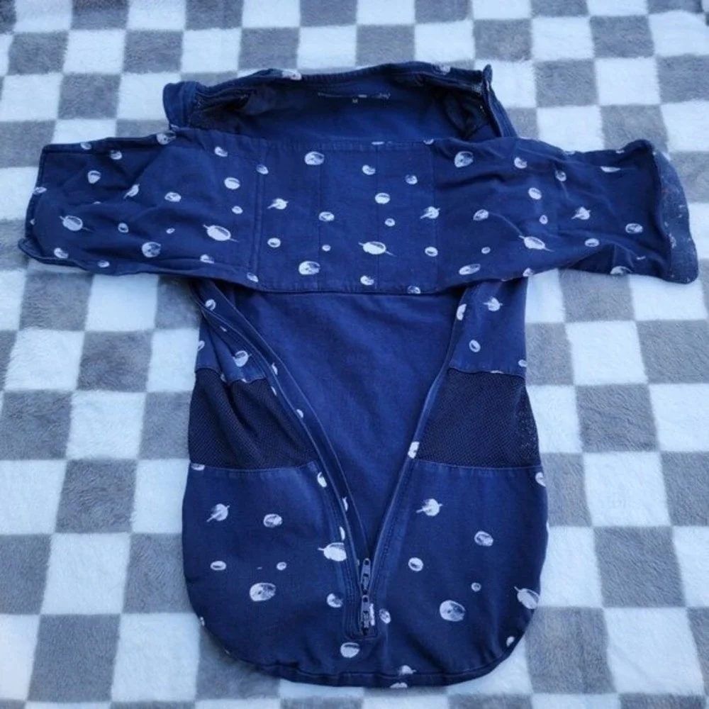 Happiest Baby Blue‎ Organic Cotton Space Print Sleep Swaddle Size 2-4m